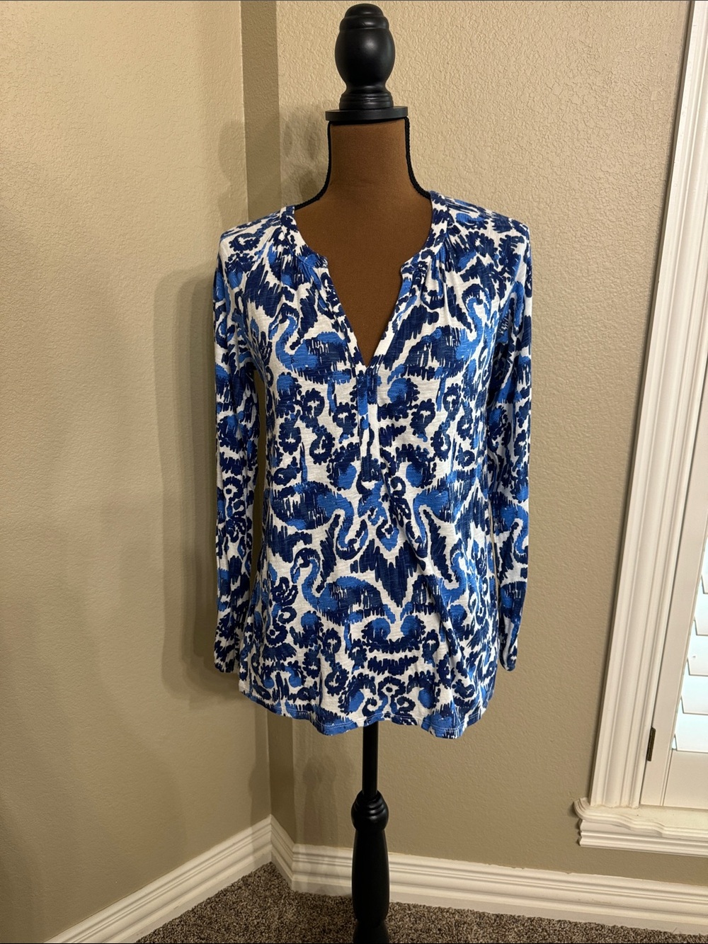 Lilly Pulitzer Blue and White Printed V-Neck Tunic Blouse